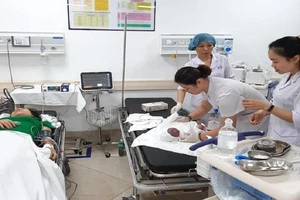 Chồng tham gia BHXH 1 tháng, vợ sinh con có được nghỉ?