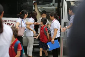 Bộ GTVT nói gì về ‘tiêu chuẩn đưa đón học sinh’