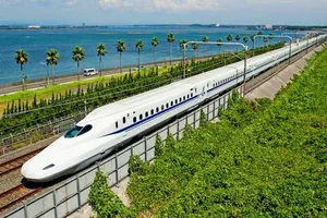 Xây mới tuyến đường sắt tốc độ cao 350 km/h