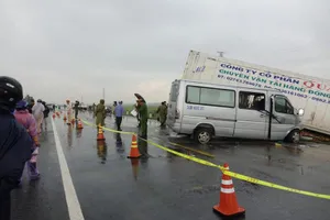 Xe chở tăng ni, Phật tử gặp nạn, ba người qua đời