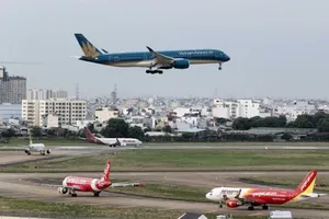 Mở rộng sân bay Tân Sơn Nhất, sao 3 năm chưa làm được gì?