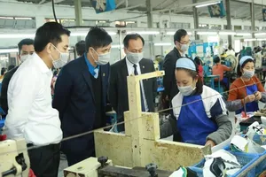 Đề xuất hỗ trợ công nhân trông giữ con nghỉ học do COVID-19