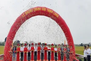 Bộ GTVT thông xe cầu 1.158 tỉ đồng nối liền hai bờ Ninh Cơ