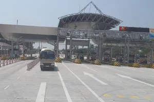 Toàn bộ làn xe trạm BOT phải lắp đặt thu phí không dừng