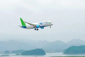 Cục Hàng không 'tuýt còi' Bamboo Airways vì bán vé vượt slot