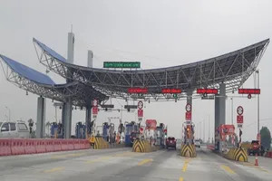 Khẩn trương thu phí không dừng ở trạm đường Nguyễn Văn Linh