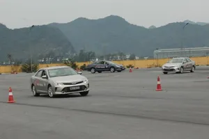 Yêu cầu dừng tổ chức thi sát hạch lái xe tại nhiều cơ sở 