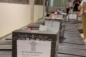 Chấm dứt hợp đồng người mạo danh Bộ trưởng giao thông gửi hàng