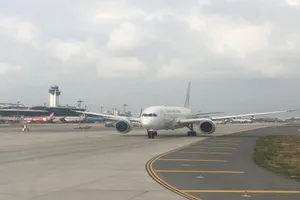 Điều chỉnh khai thác đường lăn tại sân bay Tân Sơn Nhất để nâng cấp, cải tạo