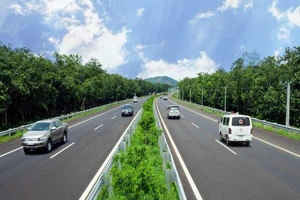 Tổng cục Đường bộ hướng dẫn xe vận chuyển hàng hóa qua địa bàn TP.HCM