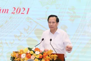 Bộ trưởng Đào Ngọc Dung: Tiền phải đến tay người dân ngay lúc này