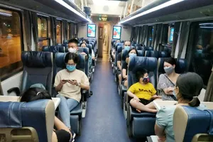 Từ hôm nay đường sắt dừng đón, trả khách tại ga Hà Nội