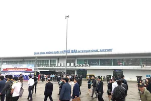 Cách chức giám đốc và phó giám đốc sân bay Phú Bài