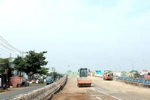 Bộ GTVT nêu nguyên nhân cầu vượt Dầu Giây chậm tiến độ, gia hạn nhiều lần