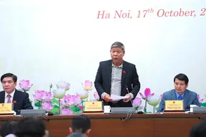 Chính phủ đang trình Quốc hội tăng lương cơ sở lên 1,8 triệu/tháng