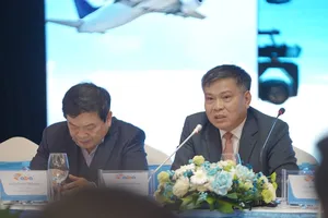 Tồn tại giá trần vé máy bay là sự vô lý khủng khiếp