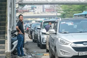 Ùn tắc các trung tâm đăng kiểm có nguy cơ ngày càng tăng cao