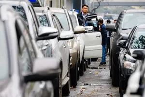 Cục Đăng kiểm: Cần 6 tháng mới giải quyết dứt điểm tình trạng ùn tắc
