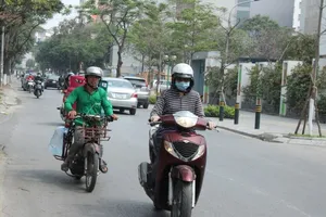 Cử tri TP.HCM kiến nghị bỏ mua bảo hiểm bắt buộc với xe máy