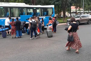 Bộ GTVT cấm xe hợp đồng cung cấp thông tin như xe chạy tuyến cố định