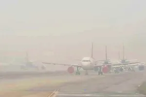 10 chuyến bay không thể đáp xuống sân bay Nội Bài vì sương mù
