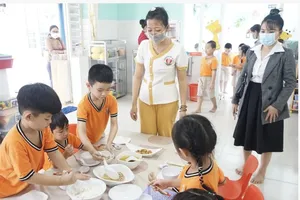 Đề xuất bổ sung nghề nấu ăn ở trường mầm non vào danh mục nghề nặng nhọc, độc hại