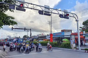 Bộ Công an điều chỉnh quy định về tín hiệu đèn vàng phải dừng lại