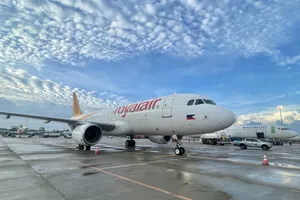 Mua vé bay nội địa nhưng được cả đội bay người nước ngoài phục vụ 