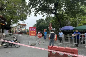 Hà Nội đóng cầu Long Biên, hạn chế xe qua cầu Đuống