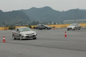 Người học lái xe ô tô con theo luật mới phải trải qua 235 giờ học