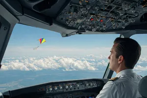 Phi công phát hiện diều khi máy bay sắp đáp xuống sân bay Nội Bài