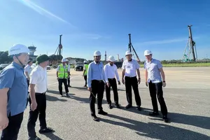 Lên phương án kéo dài đường băng sân bay Vinh