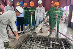 Chính thức hợp long cầu Phong Châu sau gần 9 tháng thi công