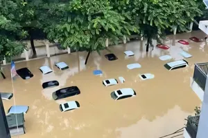 Lũ lịch sử ở Thái Nguyên: Bạc tỉ trôi theo... nước bạc