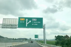 Chuẩn bị thu phí tuyến đường bộ cao tốc Bắc - Nam