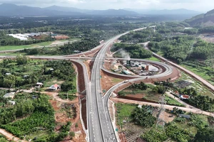 Vì sao cao tốc Bắc - Nam lỡ hẹn thông tuyến sớm dịp 19-12?