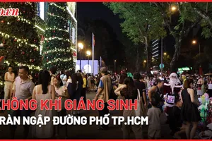 Video: Không khí Giáng sinh tràn về trên khắp đường phố TP.HCM