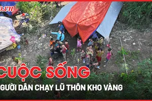 Người dân bỏ làng chạy lũ tại thôn Kho Vàng: Chưa bao giờ khổ đến thế! 