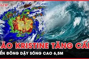 Bão Kristine tăng cấp mạnh mẽ: Sóng 6,5m đe dọa Philippines