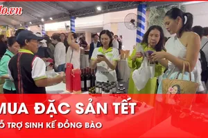 Sắm tết ý nghĩa: Mua đặc sản bản địa, hỗ trợ sinh kế cho đồng bào miền núi