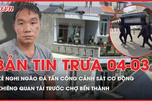 Bản tin trưa 4-3: Kẻ nghi ngáo đá tấn công cảnh sát cơ động tử vong; Ai tổ chức vụ khiêng quan tài trước chợ Bến Thành?