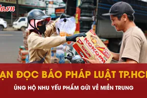 Bạn đọc báo Pháp Luật TP.HCM chung tay góp rau, gạo, mắm muối... gửi về miền Trung