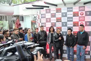 Bức Tường 'thổi lửa' cho ngày đông Hà Nội