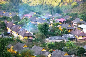 Ngắm 50 nhà sàn người Thái tái định cư thủy điện Sơn La