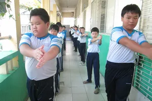 Dạy thể dục: Nặng hàn lâm, thiếu sân bãi