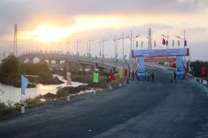 Khánh thành cầu Năm Căn: Nối liền QL1 từ Cao Bằng đến cực Nam tổ quốc