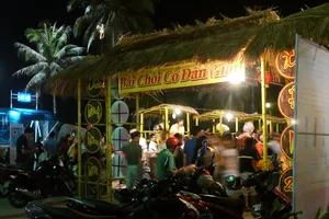  Ngày xuân đi xem bài chòi cổ dân gian