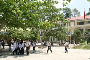 'Lớp trưởng đánh bạn' và triệu chứng 'ảo tưởng sức mạnh'