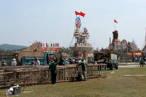  Ngỡ ngàng với những cổng trại khổng lồ