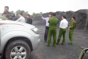 Công an vào cuộc vụ chôn giấu hàng chục nghìn tấn than